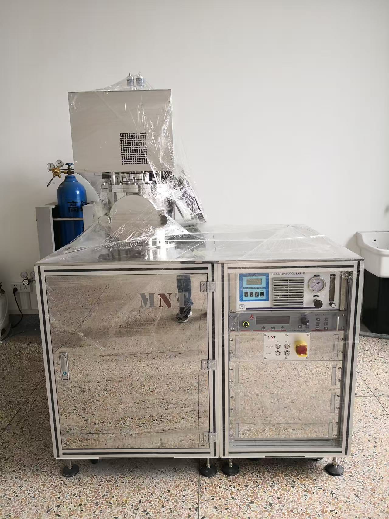 MNT atomic layer deposition system